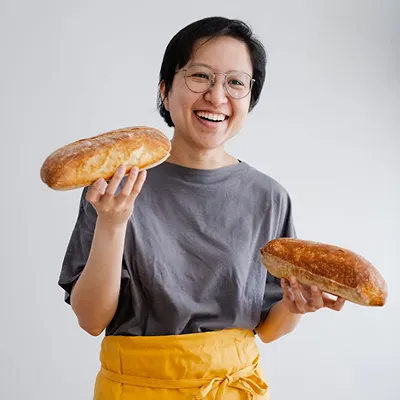 Meet Our Experienced Team - 黑白体育